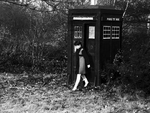 Look at the state of that bloody Tardis. Wiles, the genius, double booked the prop so this travesty actually appeared on screen. FFS John.